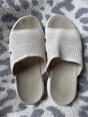Skechers Beige Knit Slide Sandals